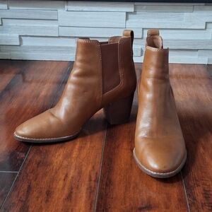 Madewell The Regan Chelsea boot. Size 9 pull on brown leather